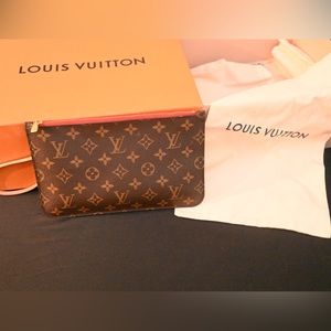 ‭Louis Vuitton Neverfull Clutch ‬